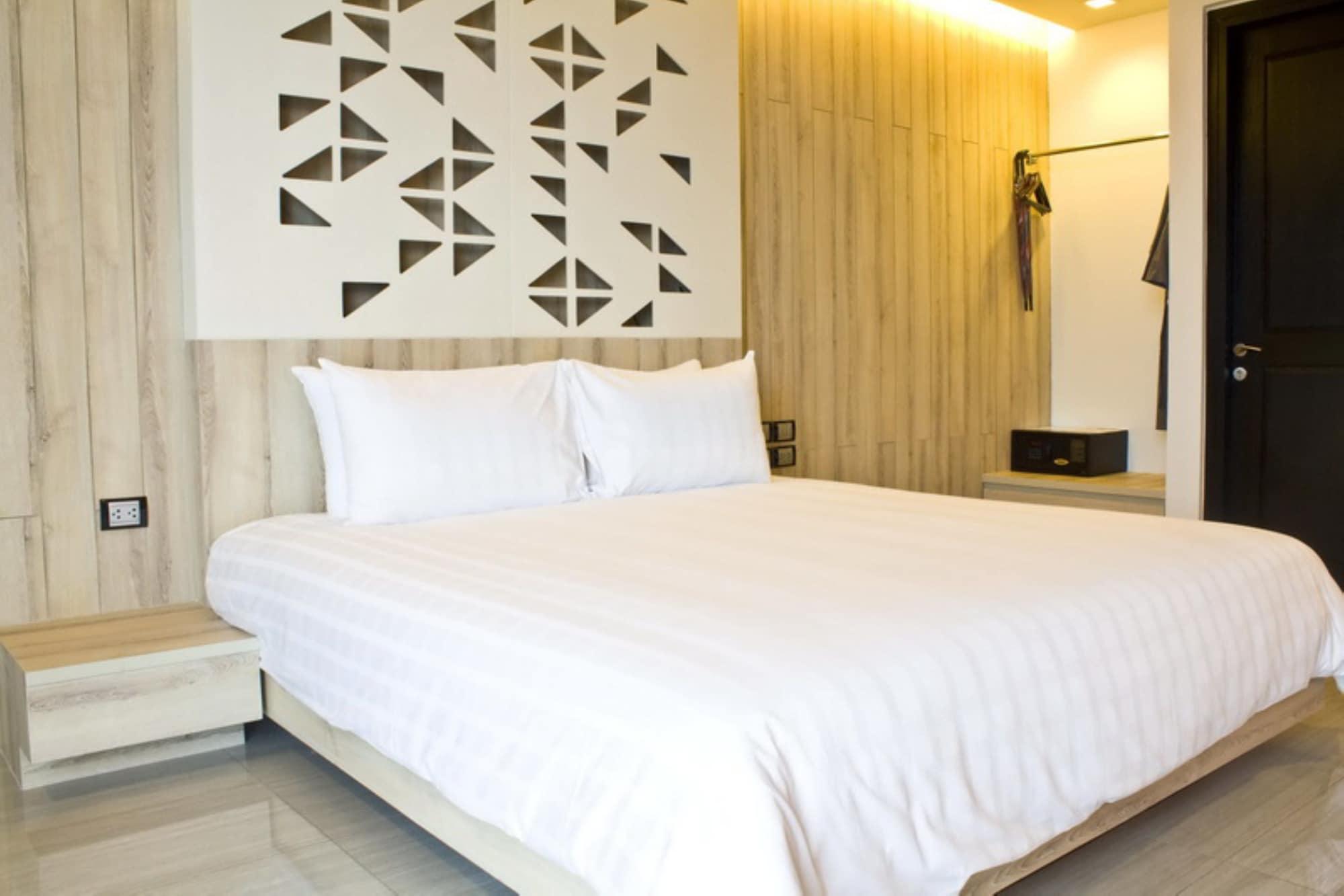 Tsix5 Phenomenal Hotel Pattaya Esterno foto
