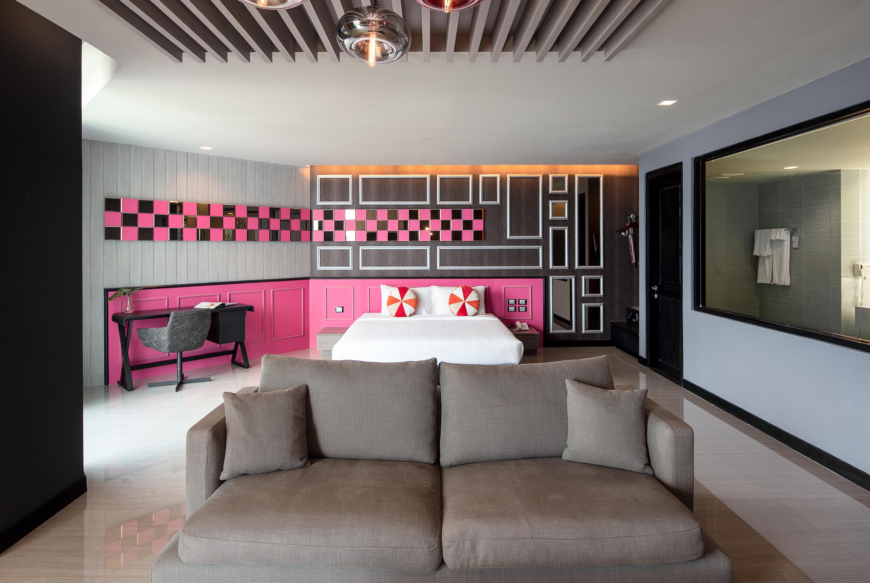 Tsix5 Phenomenal Hotel Pattaya Esterno foto