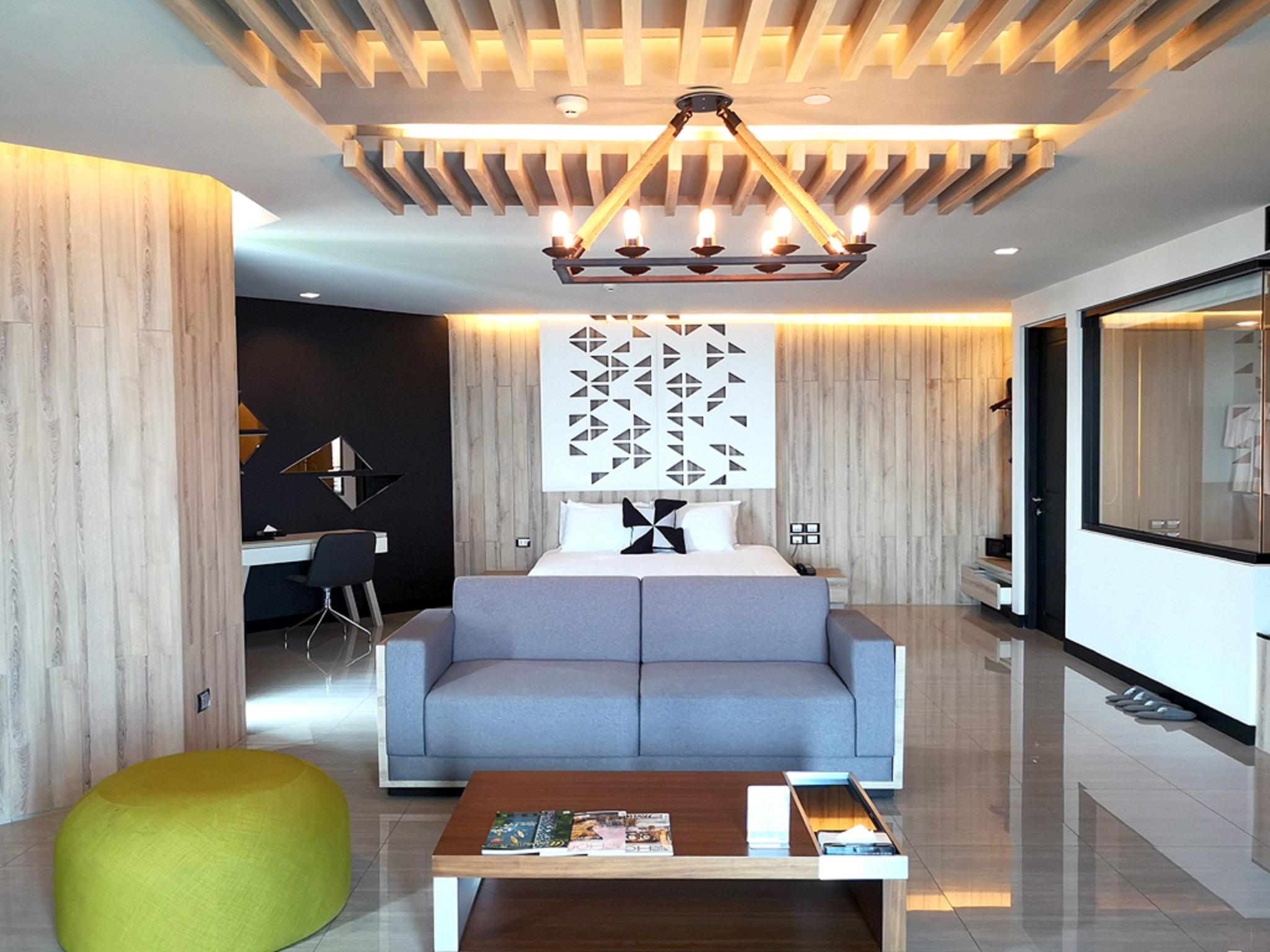 Tsix5 Phenomenal Hotel Pattaya Esterno foto