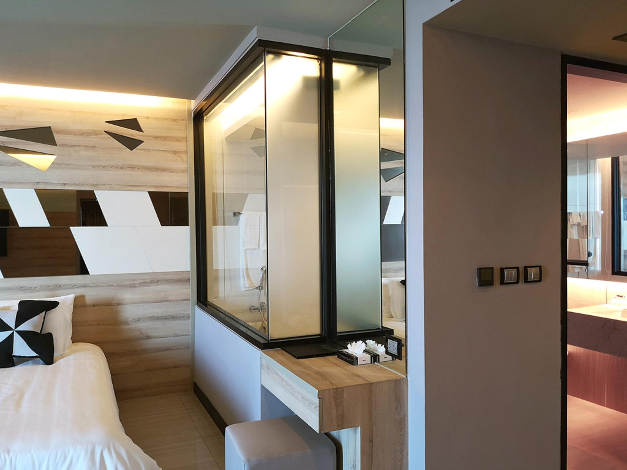 Tsix5 Phenomenal Hotel Pattaya Esterno foto