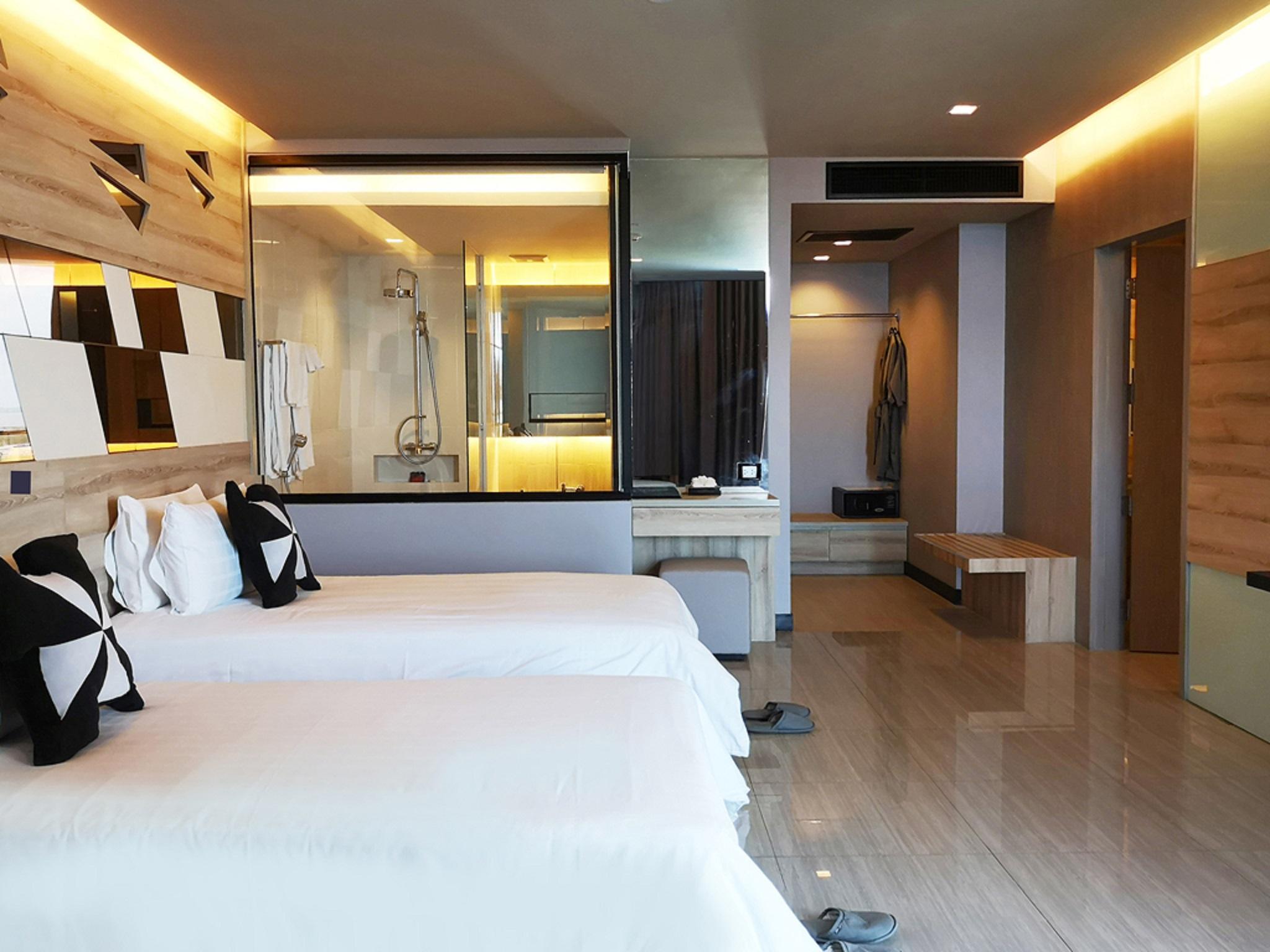 Tsix5 Phenomenal Hotel Pattaya Esterno foto