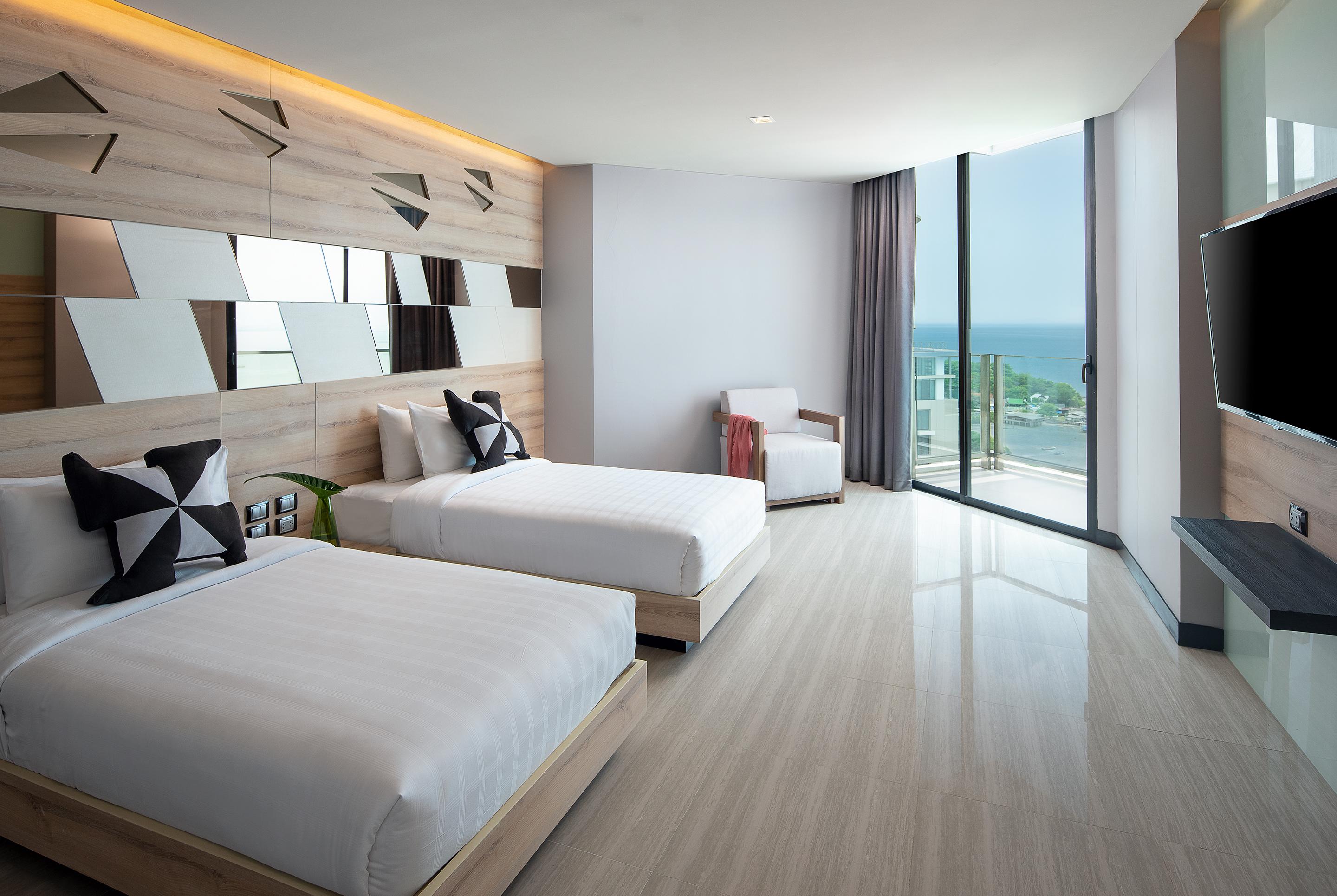 Tsix5 Phenomenal Hotel Pattaya Esterno foto