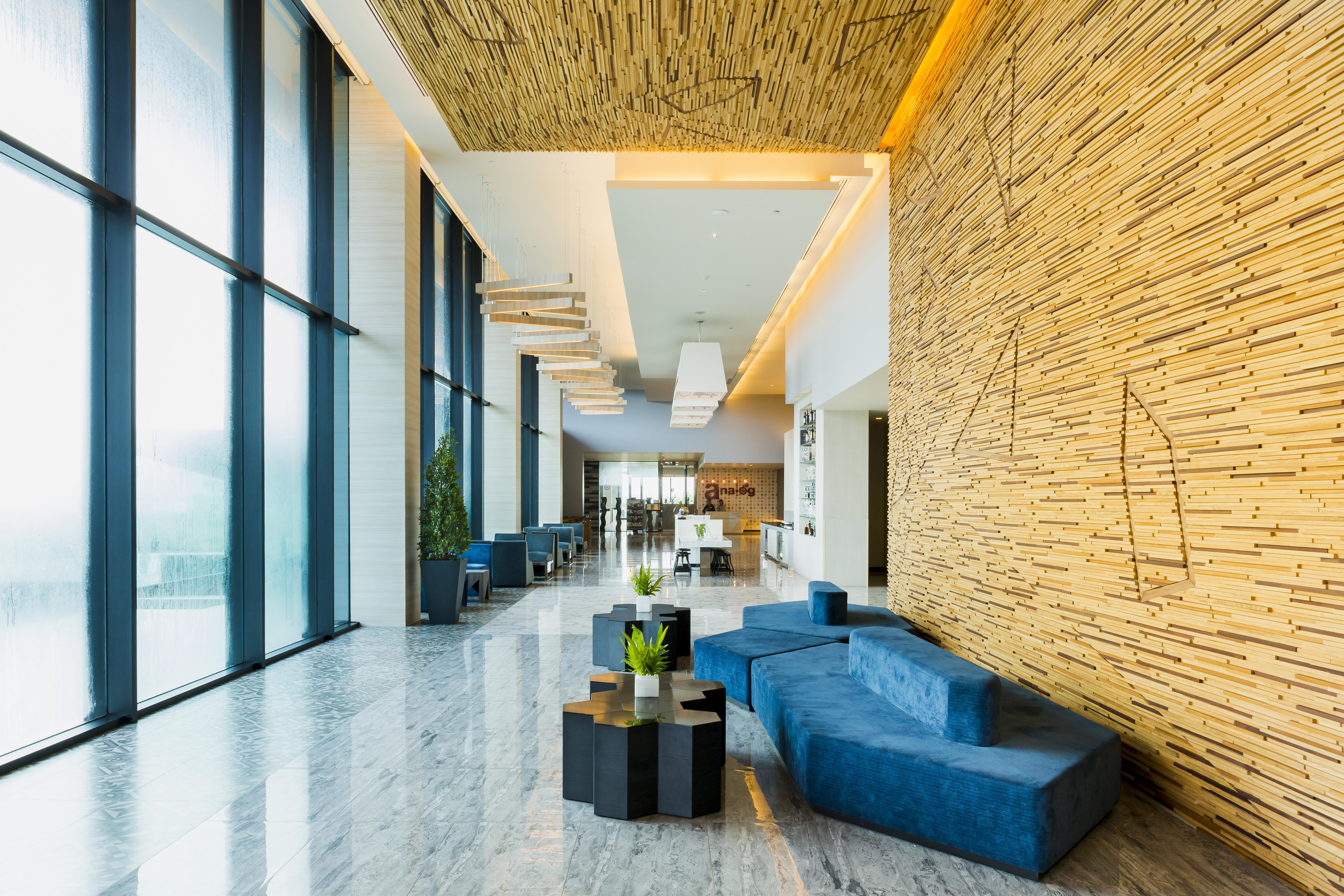 Tsix5 Phenomenal Hotel Pattaya Esterno foto