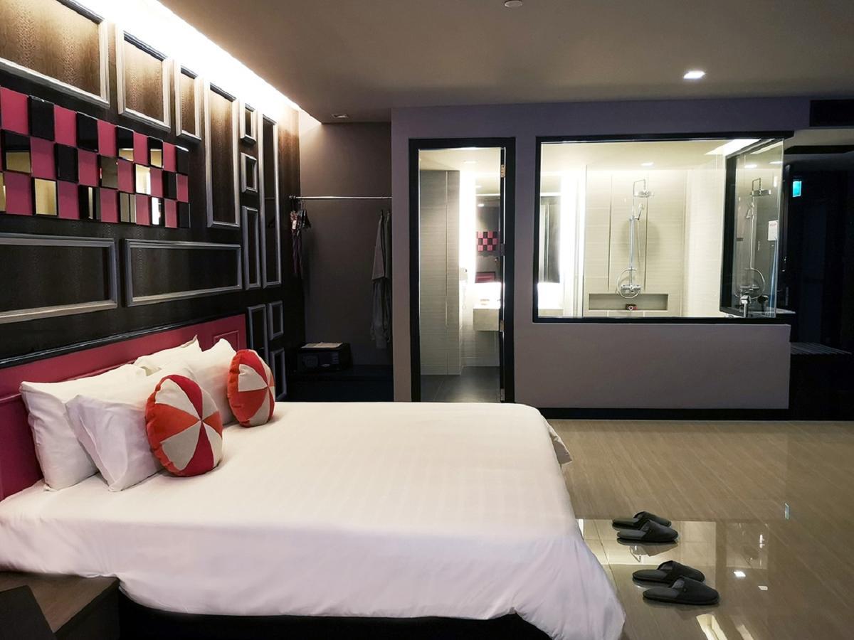 Tsix5 Phenomenal Hotel Pattaya Esterno foto